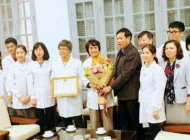 BỘ Y TẾ TẶNG BẰNG KHEN CHO NHÓM NGHIÊN CỨU VÀ CÁC NHÀ KHOA HỌC THUỘC VIỆN VỆ SINH DỊCH TỄ TRUNG ƯƠNG THAM GIA NUÔI CẤY VÀ PHÂN LẬP THÀNH CÔNG CHỦNG VI RÚT CORONA MỚI