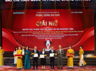 CDC Quảng Ninh vinh dự nhận giải Nhì Giải báo chí toàn quốc về phòng, chống HIV/AIDS với tác phẩm “Ánh sáng phía cuối đường”