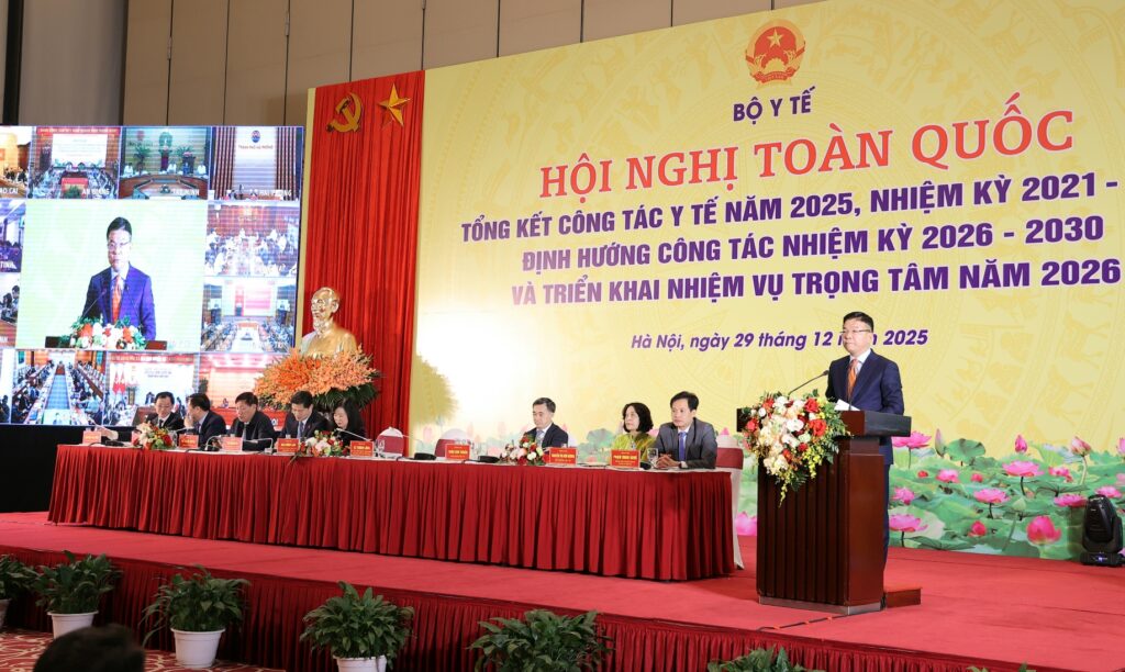 Phó Thủ tướng Lê Thành Long: Toàn ngành Y tế phấn đấu để tạo đột phá tăng cường bảo vệ, chăm sóc và nâng cao sức khỏe Nhân dân- Ảnh 2.